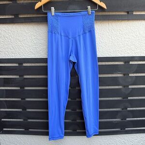 Aerie Offline Real Me Smocked 7/8 Hi-Rise Leggings in Blue | Medium